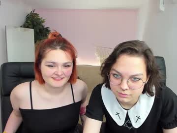 couple Hot Girl Cam with doreen_and_mona