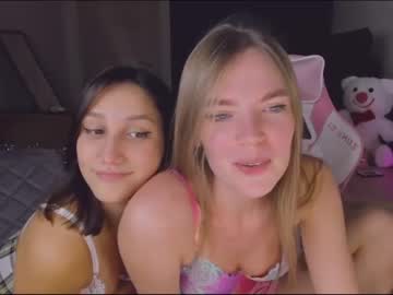 couple Hot Girl Cam with merry_dancers_