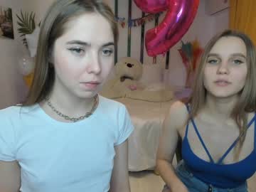 couple Hot Girl Cam with kira_vong