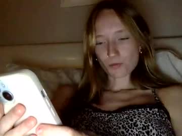 girl Hot Girl Cam with littlee_redd